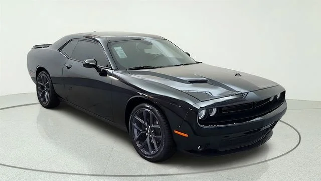 Used 2019 Black Dodge SXT image 25