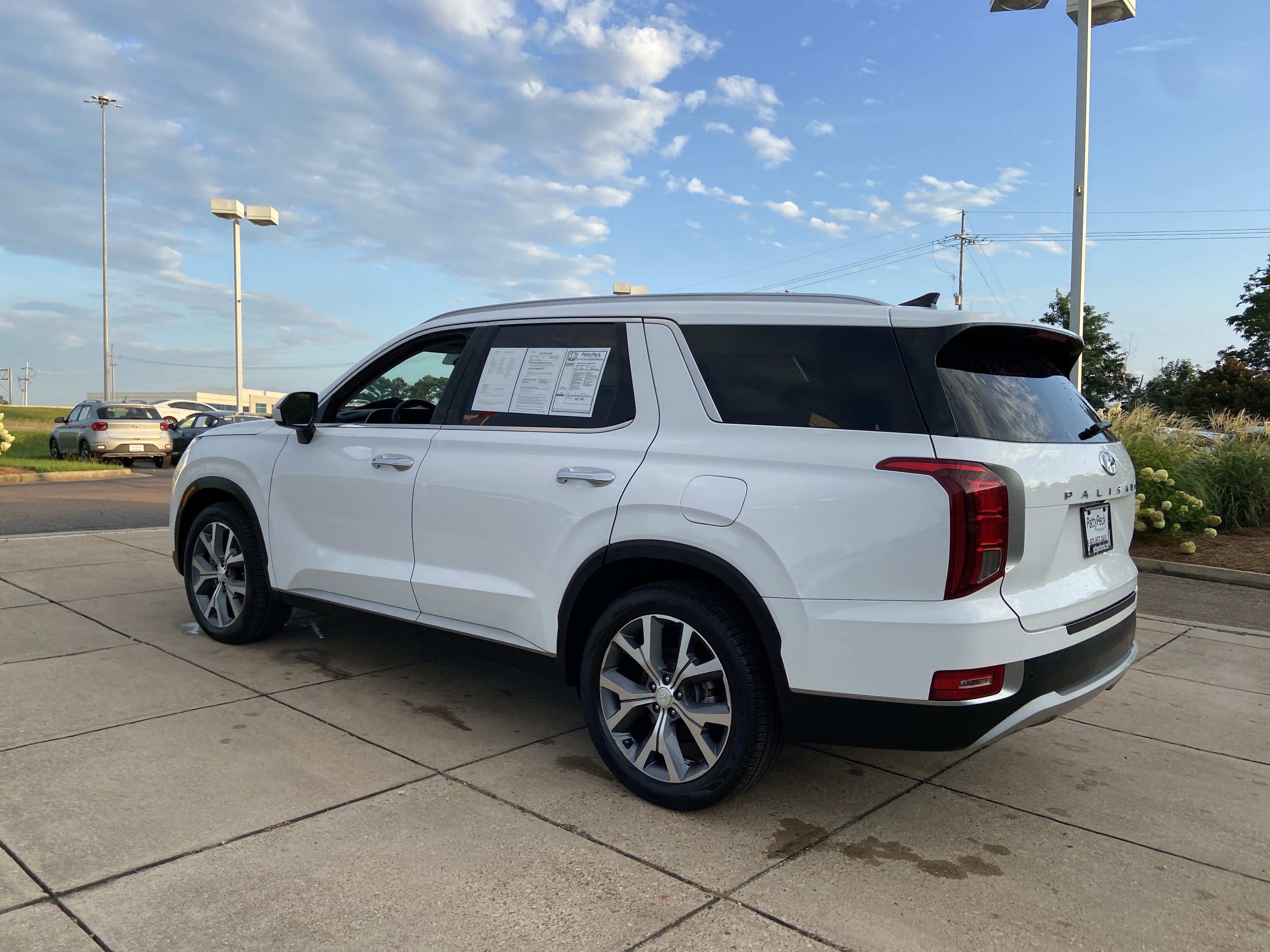 Used 2020 Hyper White Hyundai SEL image 8