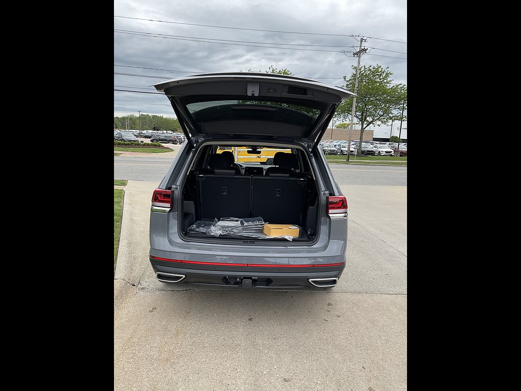 New 2026 Pure Gray Volkswagen SEL 4Motion image 5