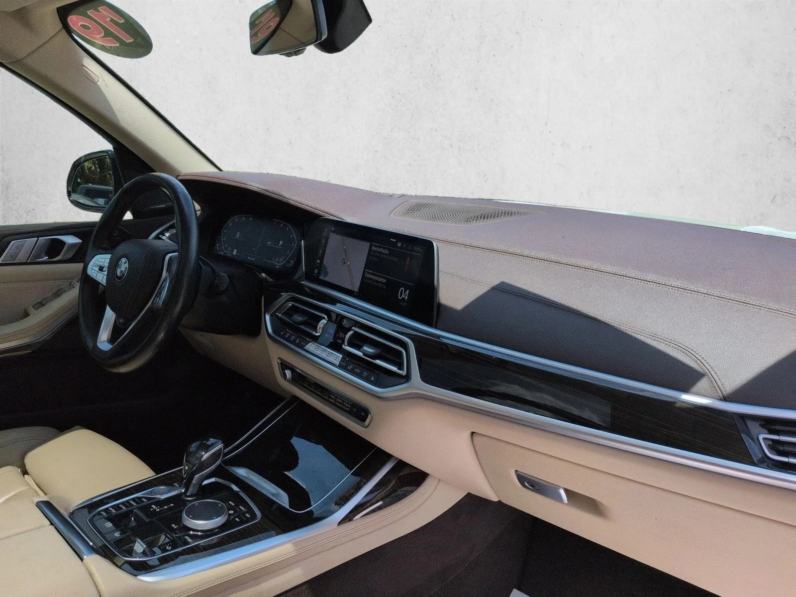 Used 2019 Mineral White Metallic BMW xDrive40i image 23