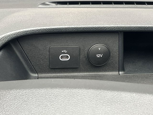 Used 2025 Oxford White Ford 250 image 17