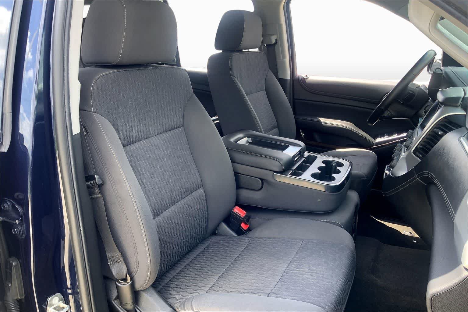 Used 2018 Dark Sapphire Blue Metallic GMC SLE image 8