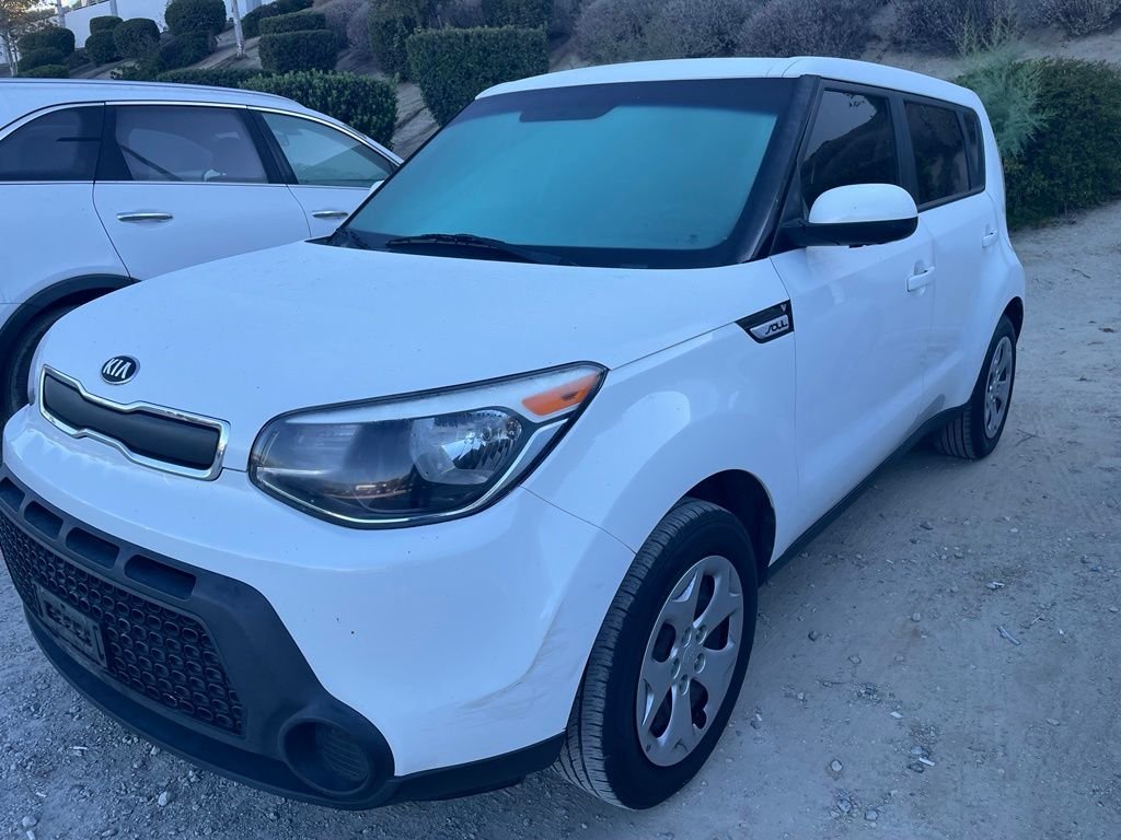 Used 2015 Clear White Kia Base image 5