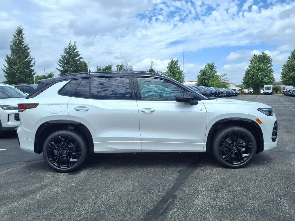 New 2026 Opal White with Deep Black Roof Volkswagen 2.0T SE R-Line Black image 3