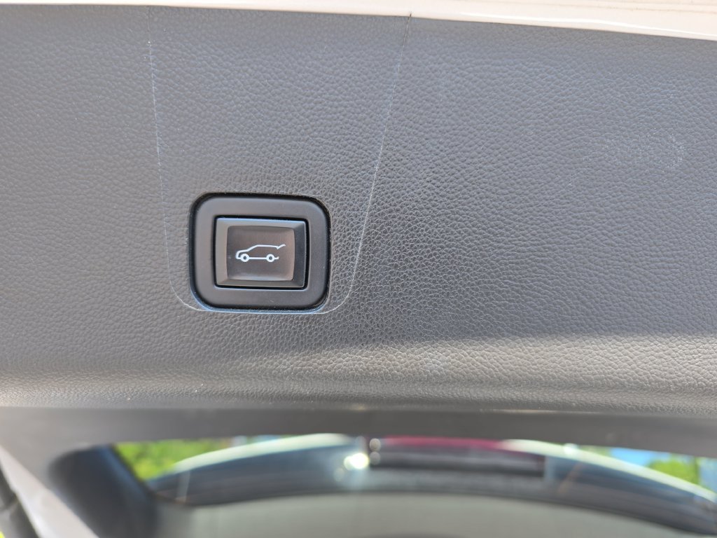 Used 2023 Beige Chevrolet Premier image 16