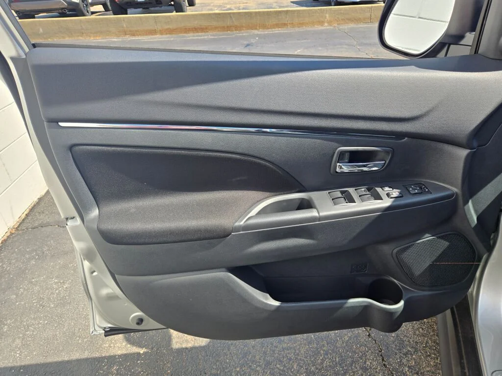 Used 2026 Gray Mitsubishi 2.0 ES image 15