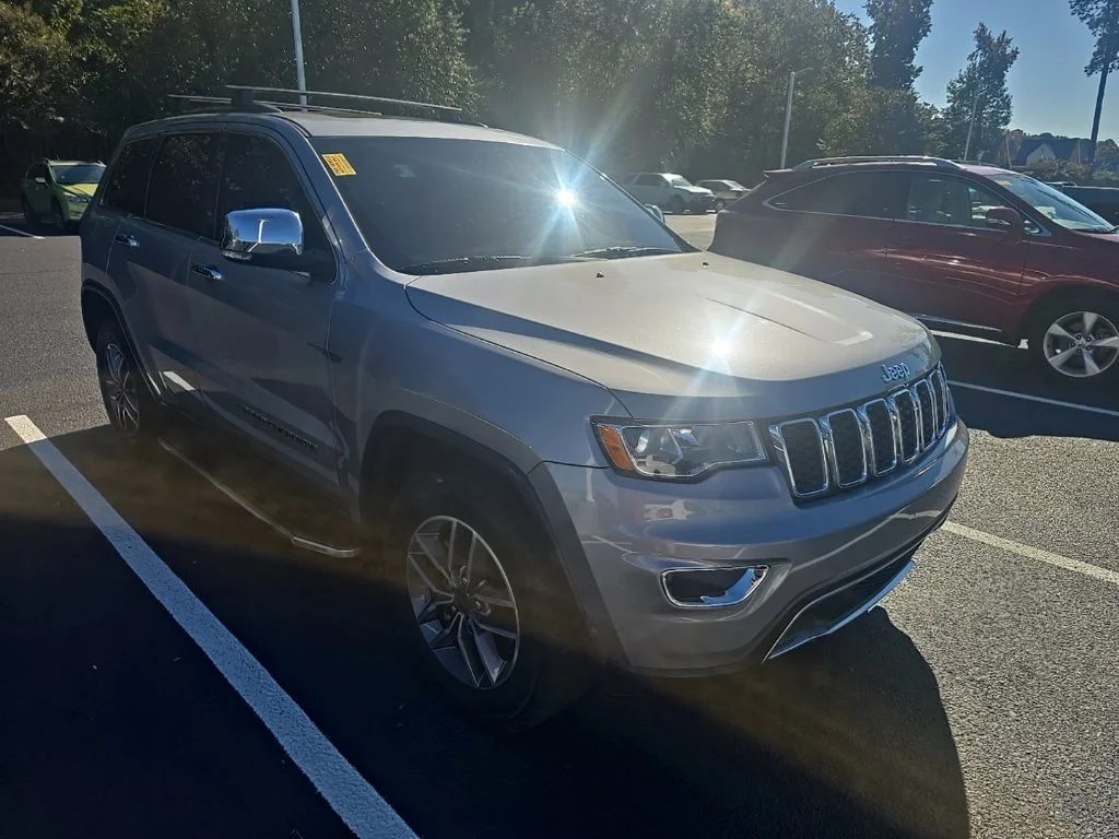 Used 2020 Silver Jeep Limited image 3