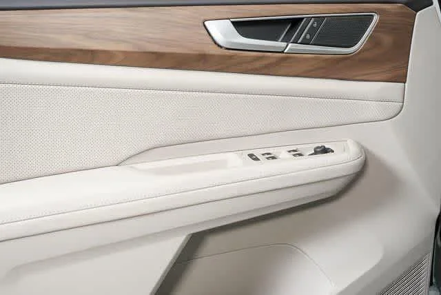 2026 Volkswagen Atlas SE - Photo 9
