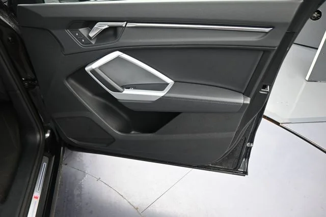 Used 2025  Audi Premium image 13