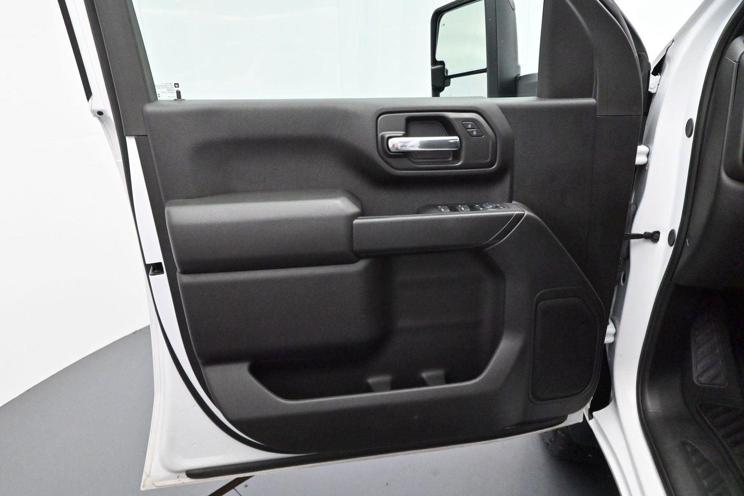 Used 2024 Summit White Chevrolet Custom image 9