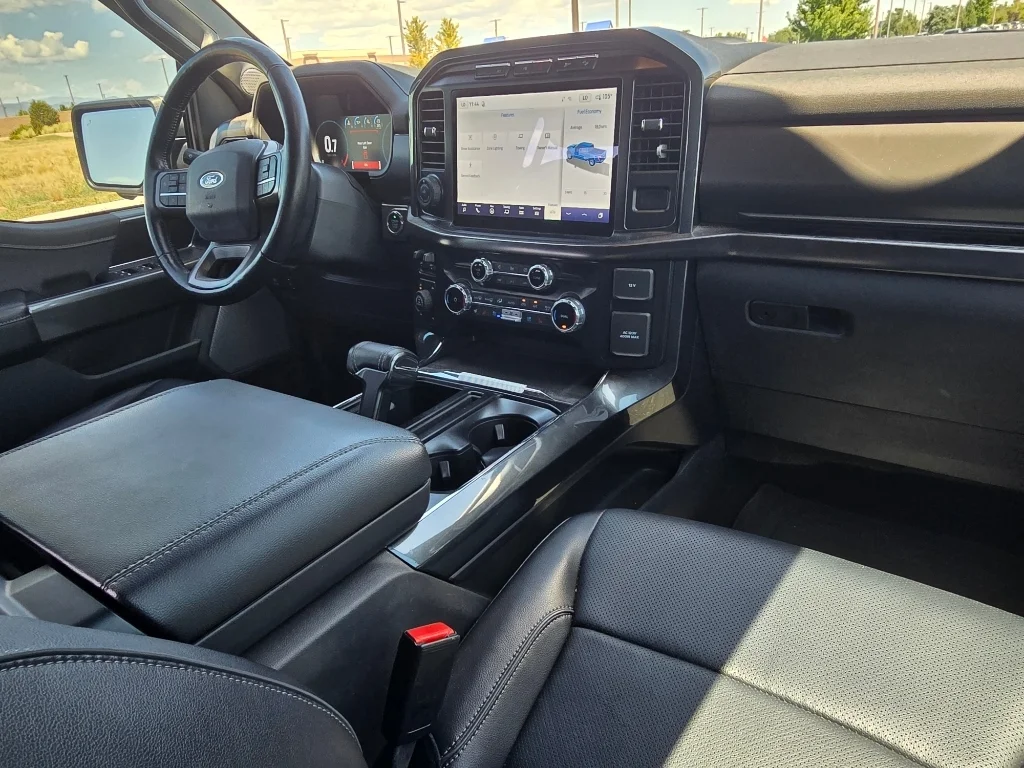 Used 2022 Iconic Silver Metallic Ford LARIAT image 27