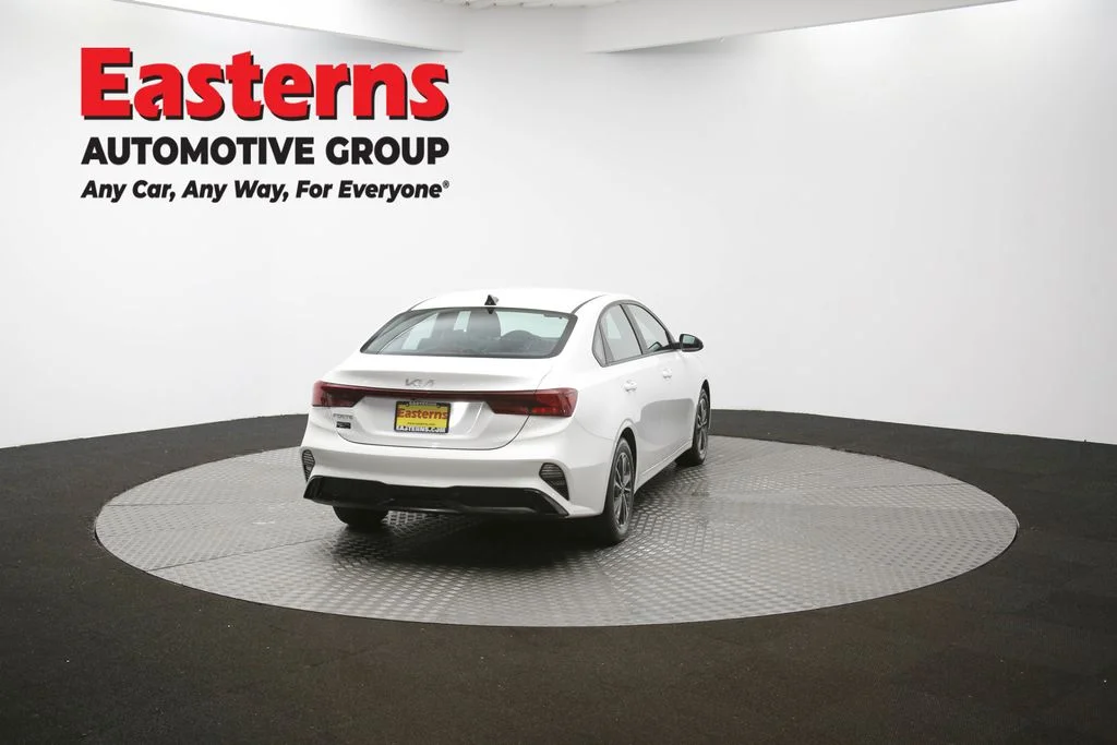 Used 2023 White Kia LXS image 38