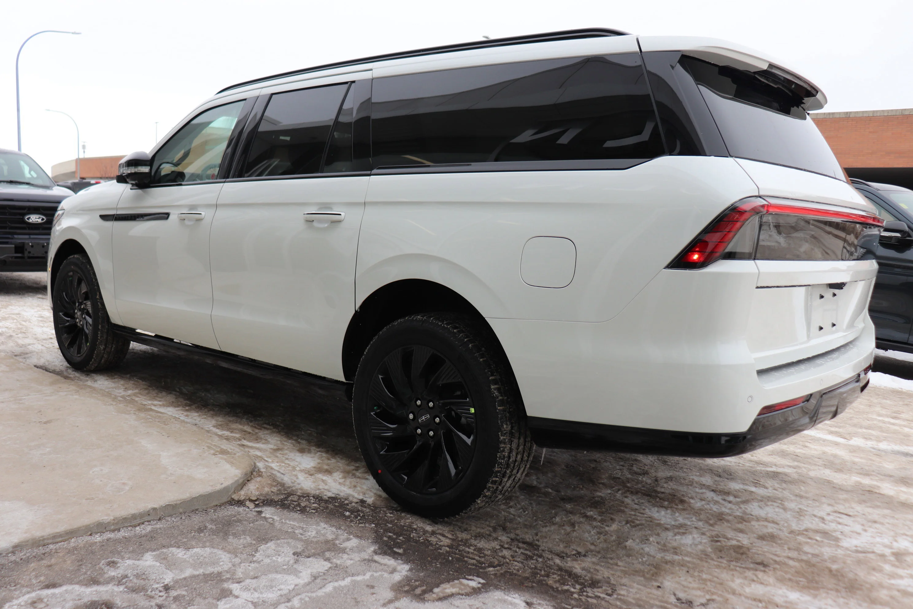 New 2026 PRISTINE WHITE METALLIC 3C Lincoln Reserve image 4