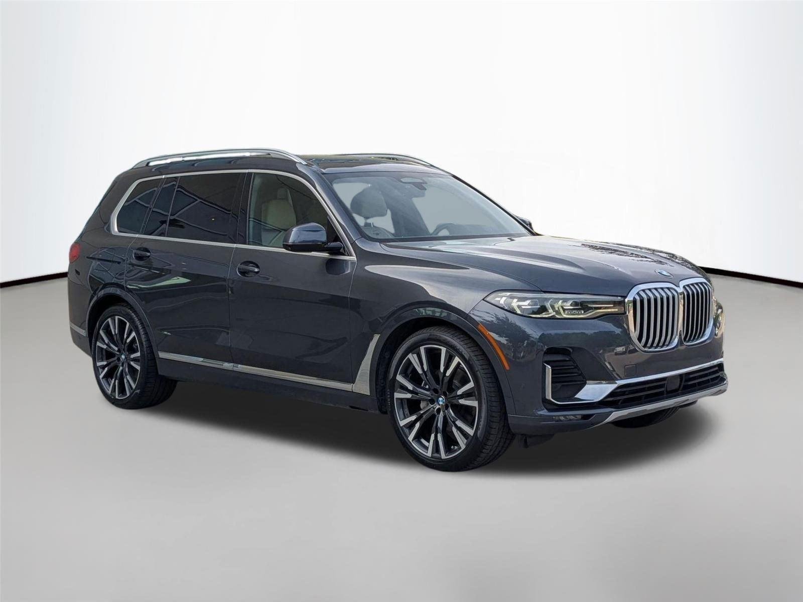 Used 2022 Arctic Grey Metallic BMW xDrive40i image 3
