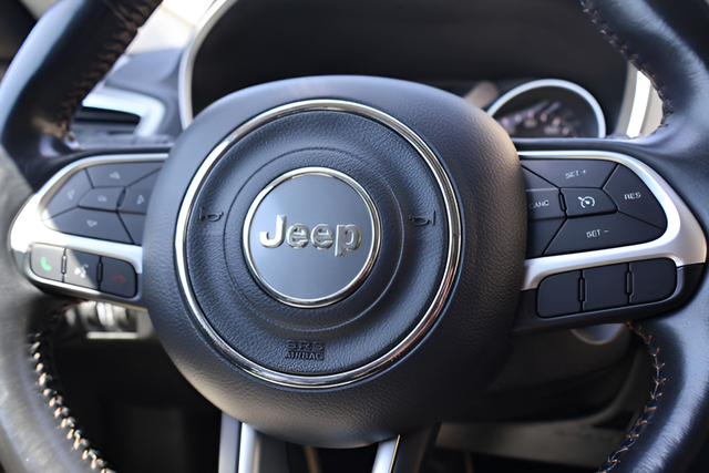Used 2019 Blue Jeep Latitude image 18