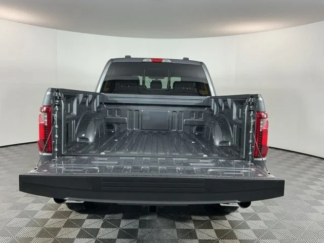 New 2026 Carbonized Gray Metallic Ford XLT image 7