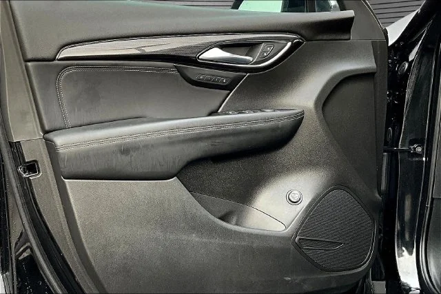 Used 2023 Black Buick Essence image 19