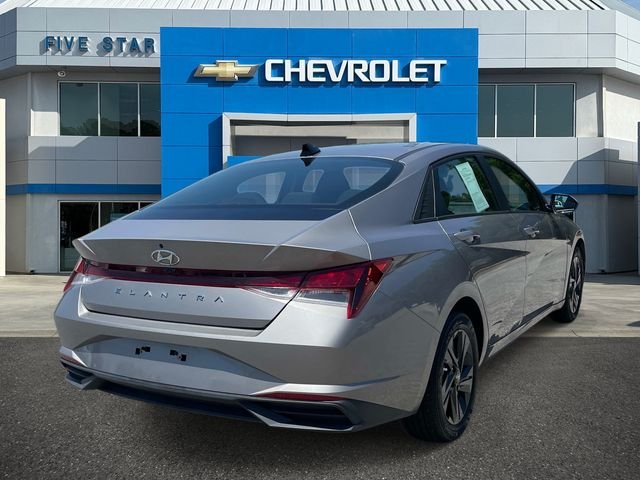 Used 2021  Hyundai SEL image 5