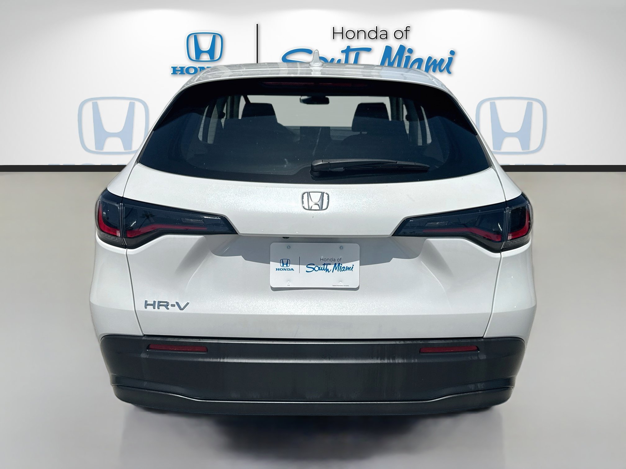 Certified Used 2025 Platinum White Pearl Honda 2WD LX image 6
