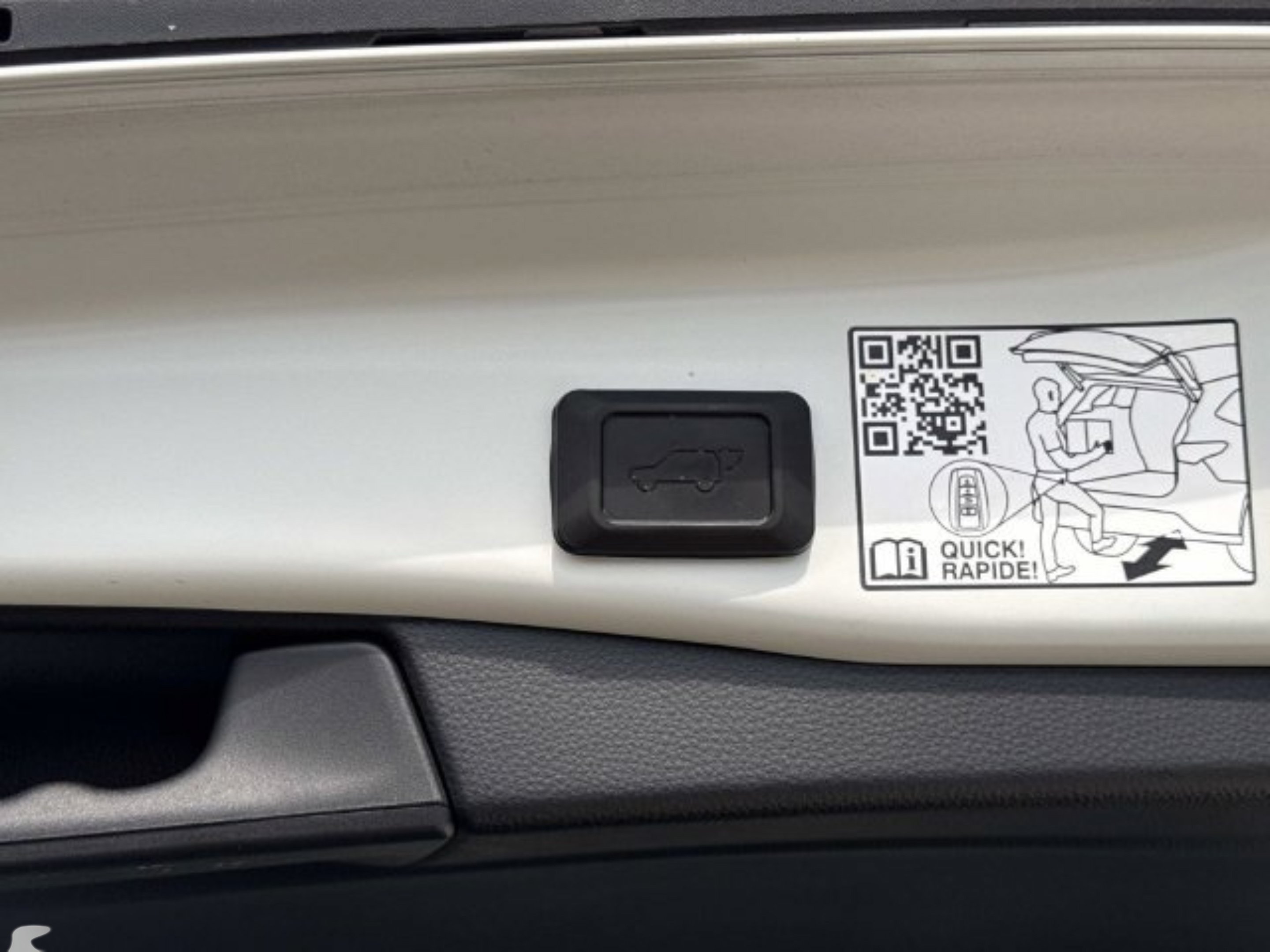 2024 Toyota RAV4 Limited - Photo 32