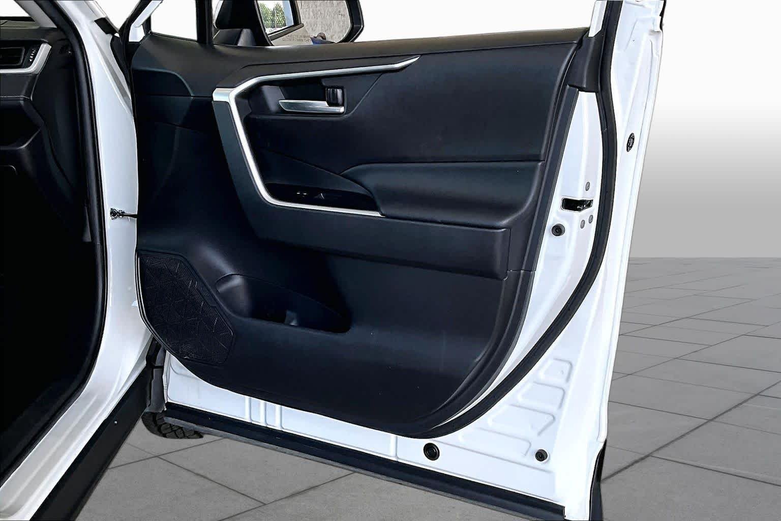 Used 2021 Super White Toyota XLE image 22