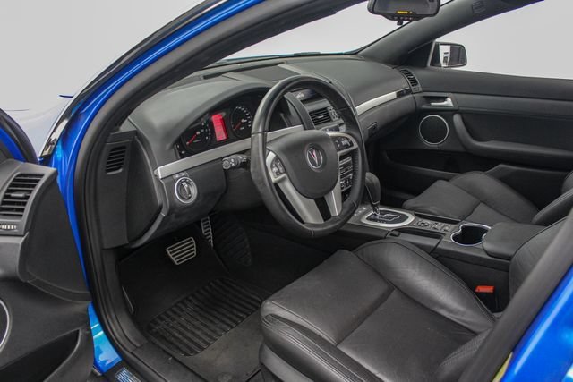Used 2009 Stryker Blue Metallic Pontiac GT image 18