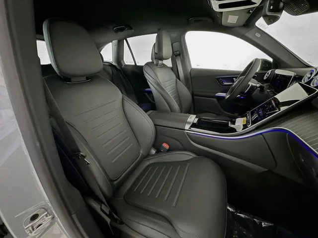 Used 2026 Gray Mercedes-Benz GLC 300 image 27