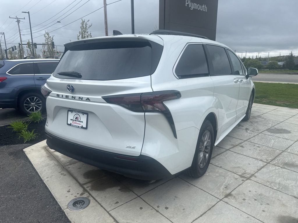 Used 2025 Beige Toyota XLE image 7
