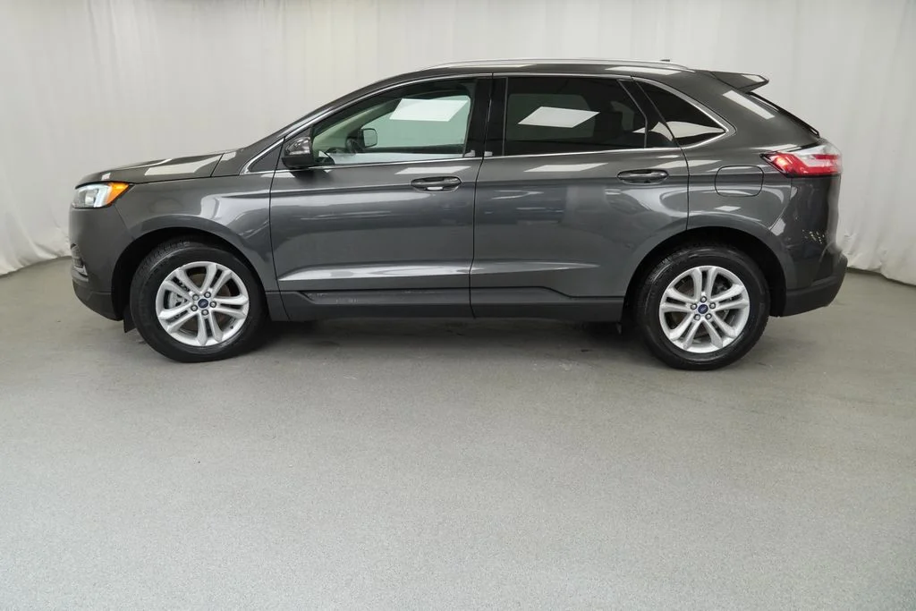 Used 2019 Gray Ford SEL image 5