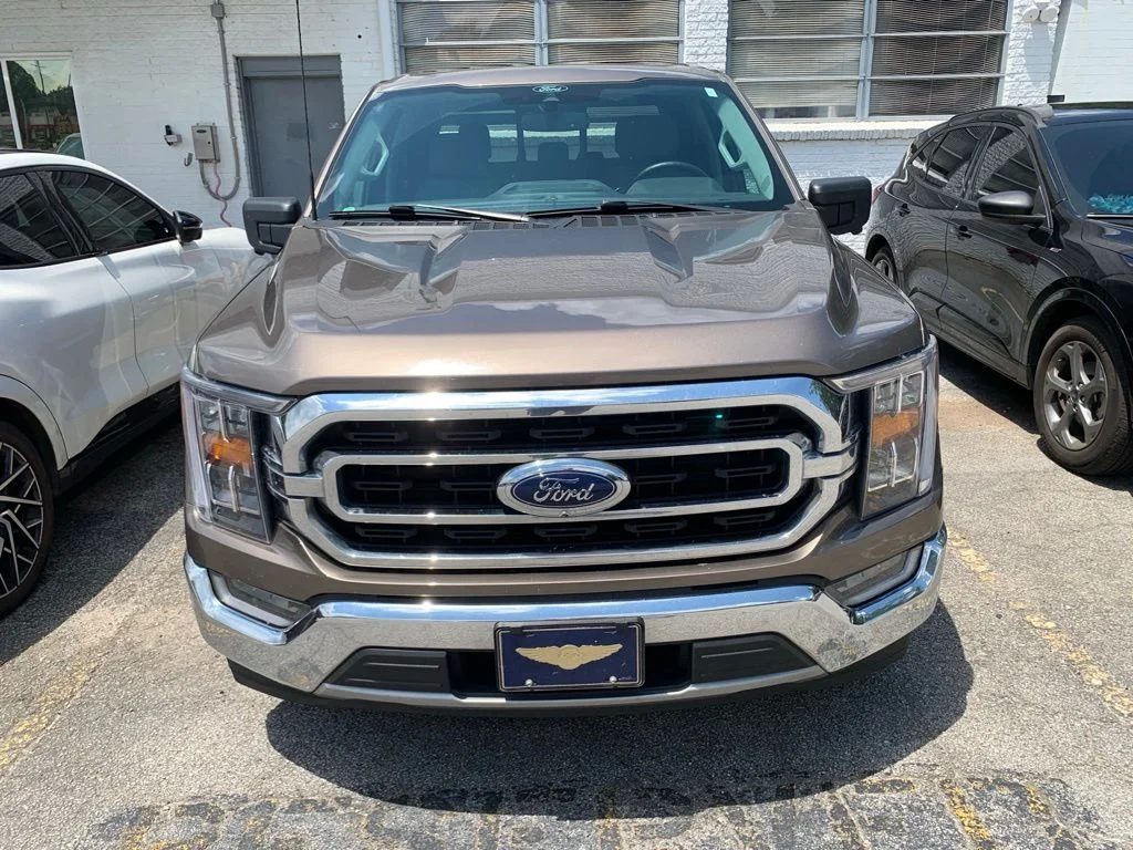 Used 2021 Gray Ford XLT image 1