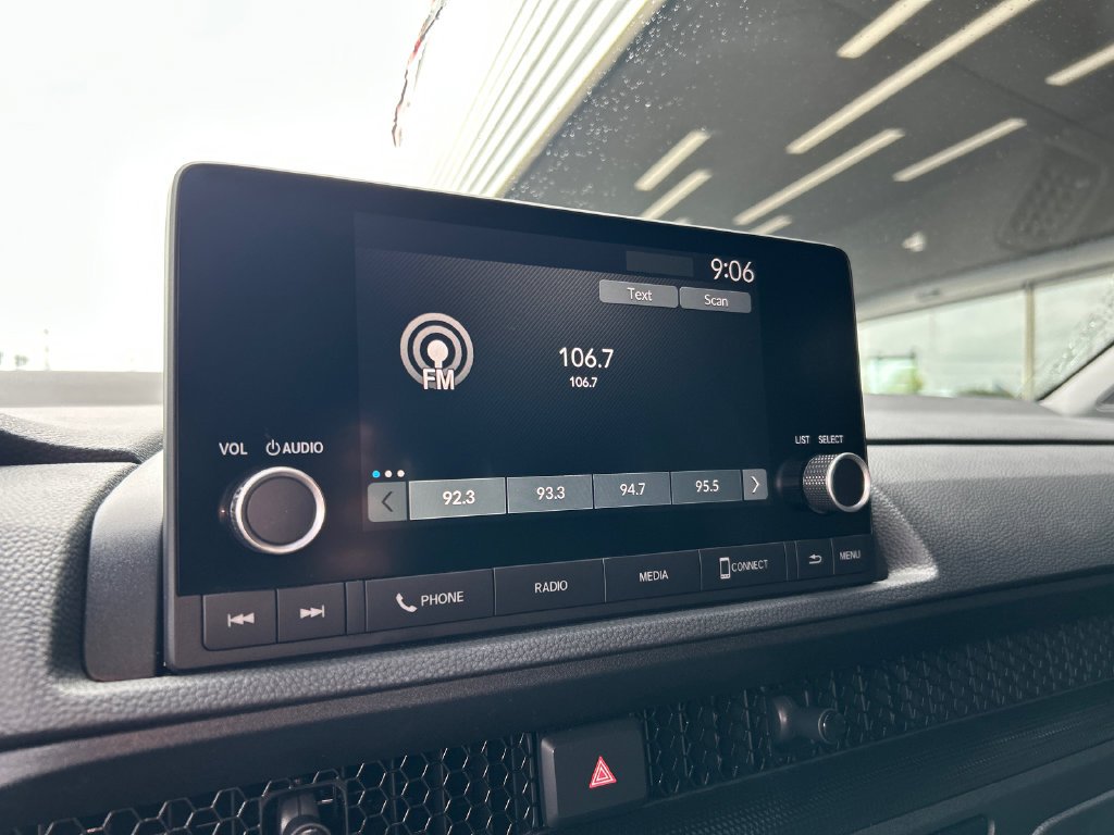 Used 2025  Honda Sport image 17