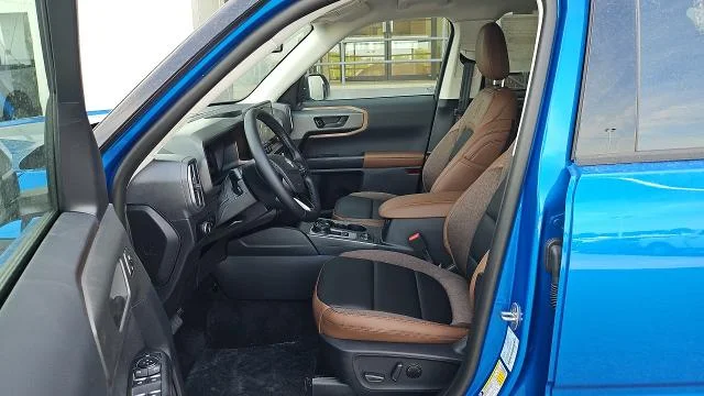 New 2026 Velocity Blue Metallic Ford Outer Banks 4WD image 25