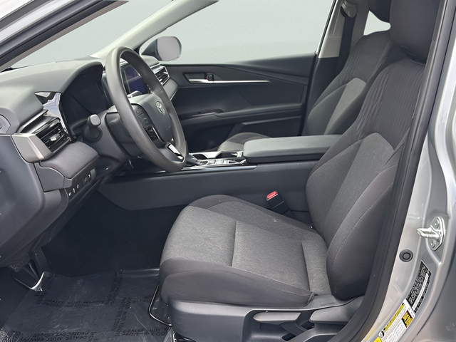 2025 Toyota Camry LE - Photo 21