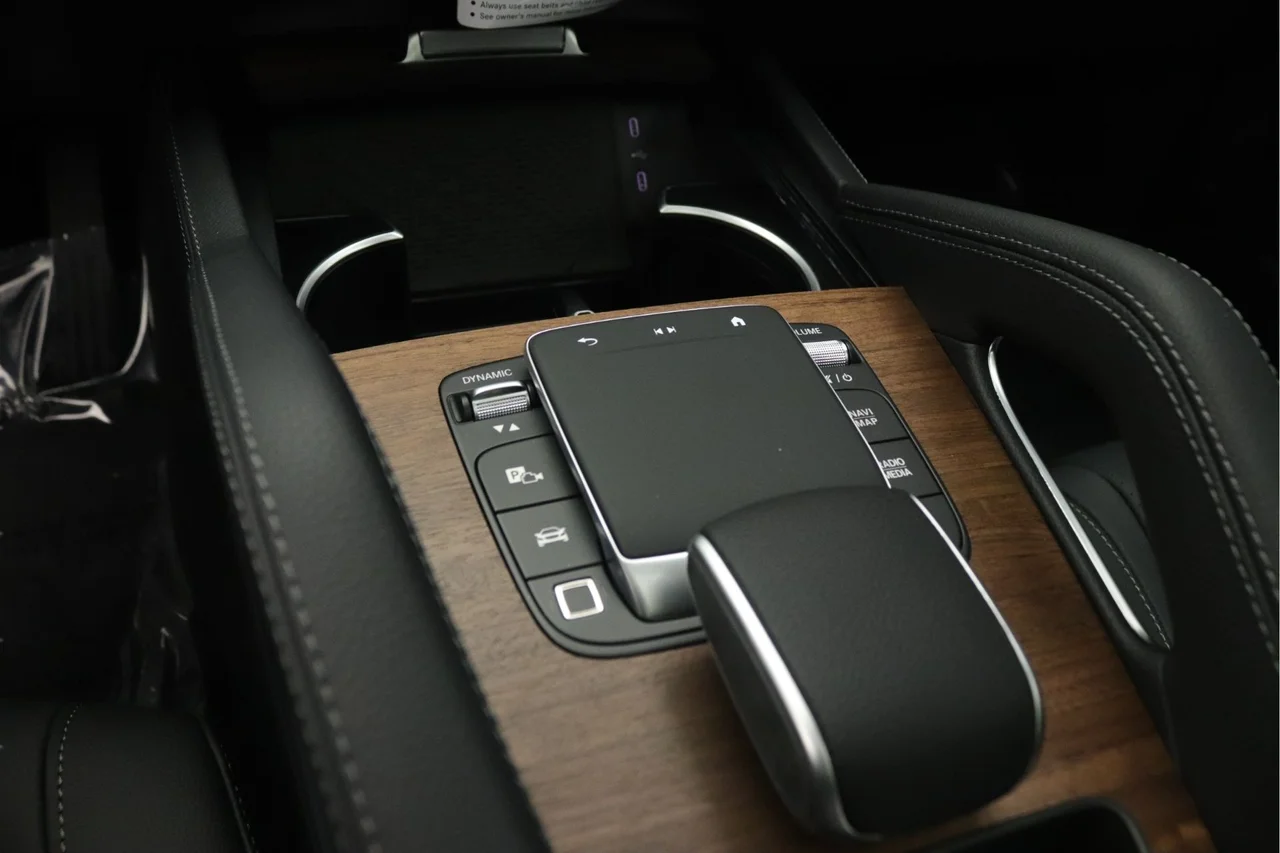 New 2026 MANUFAKTUR Alpine Grey Mercedes-Benz 450 4MATIC® image 6