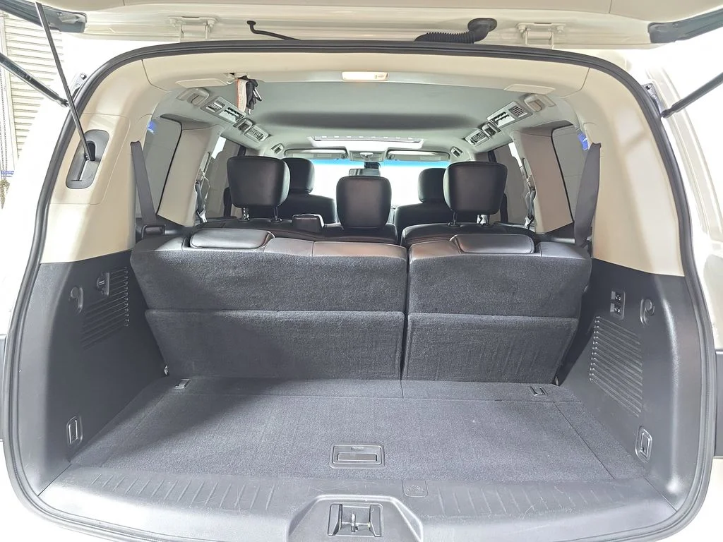 Used 2017 White Nissan SL image 25