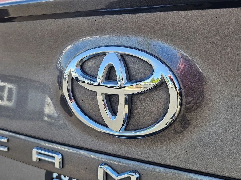 Used 2024 Predawn Gray Mica Toyota SE image 27