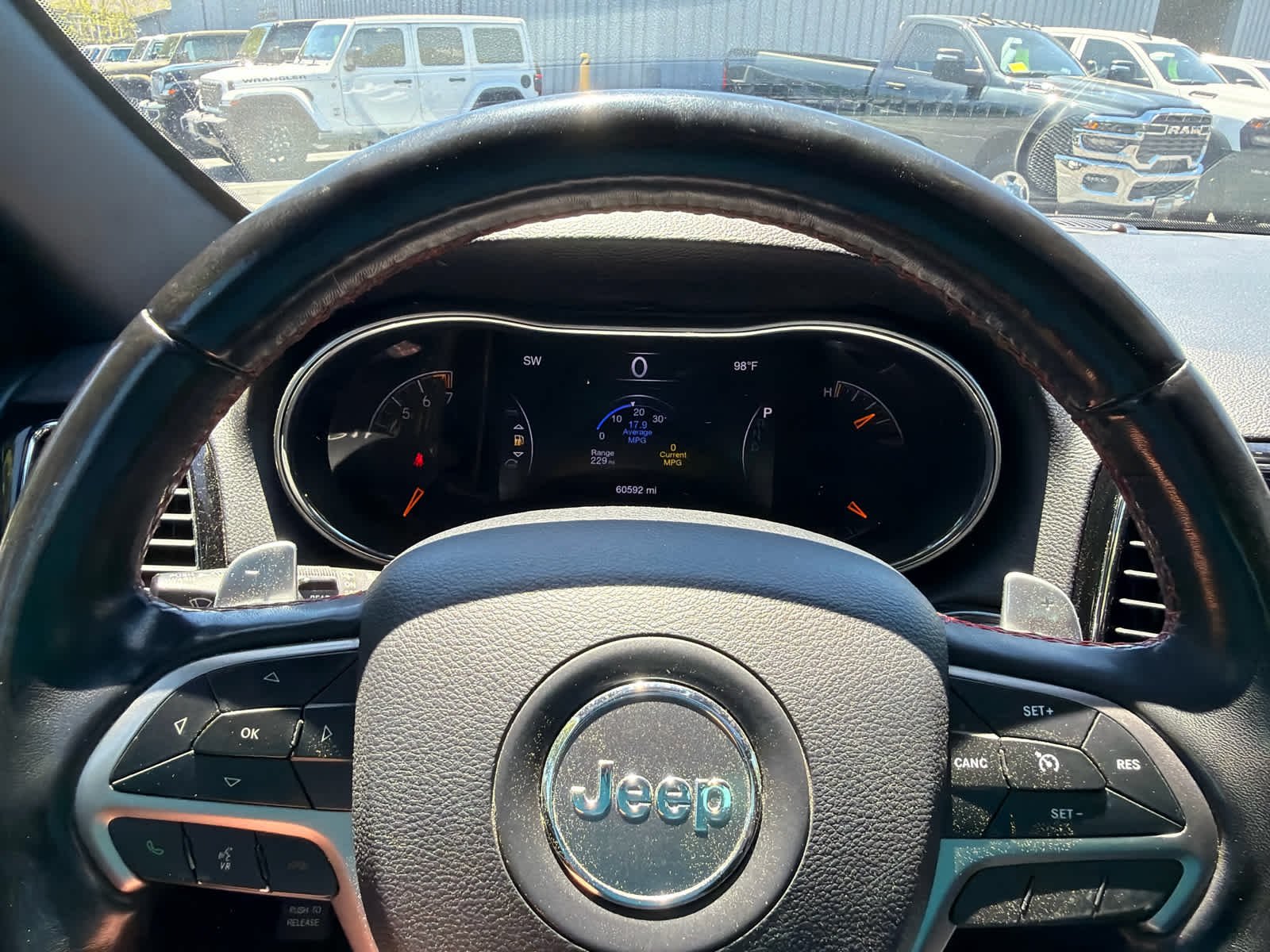 Used 2020 Granite Crystal Metallic Clearcoat Jeep Trailhawk image 29