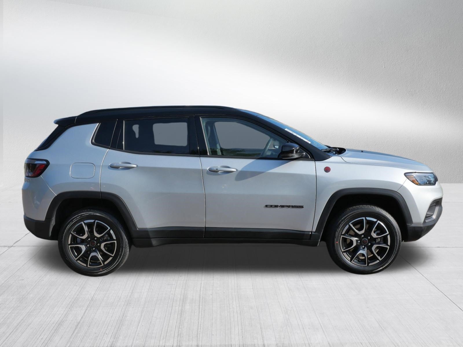 2025 Jeep Compass Trailhawk - Photo 8