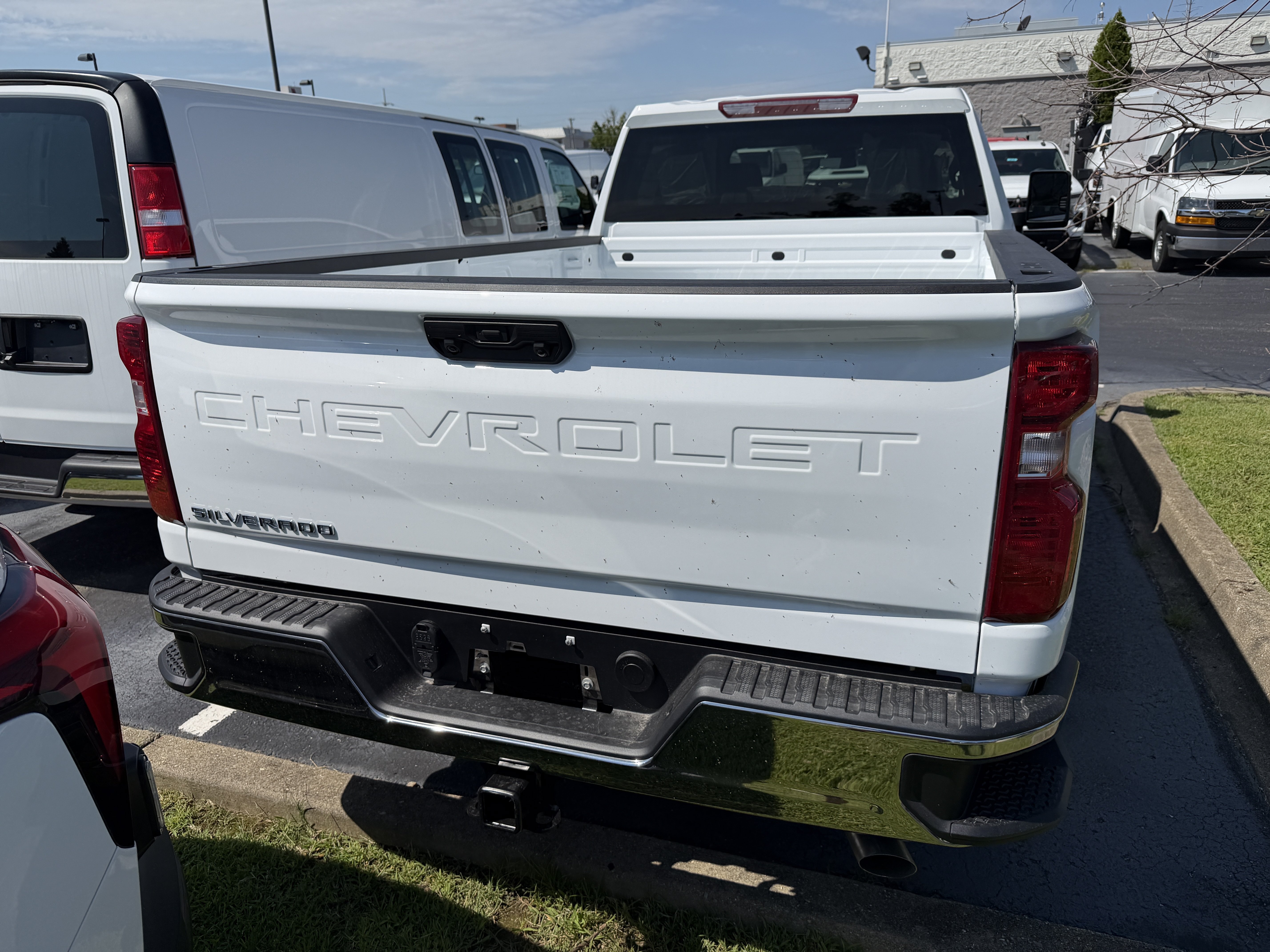 New 2026 Summit White Chevrolet WT image 6