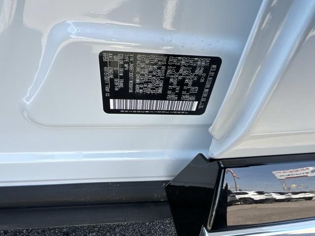 New 2026 Everest White Pearl TriCoat Nissan Platinum image 23