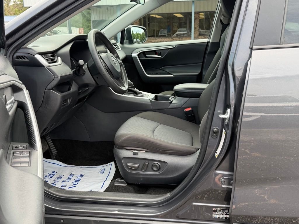 Used 2025 Gray Toyota XLE image 3