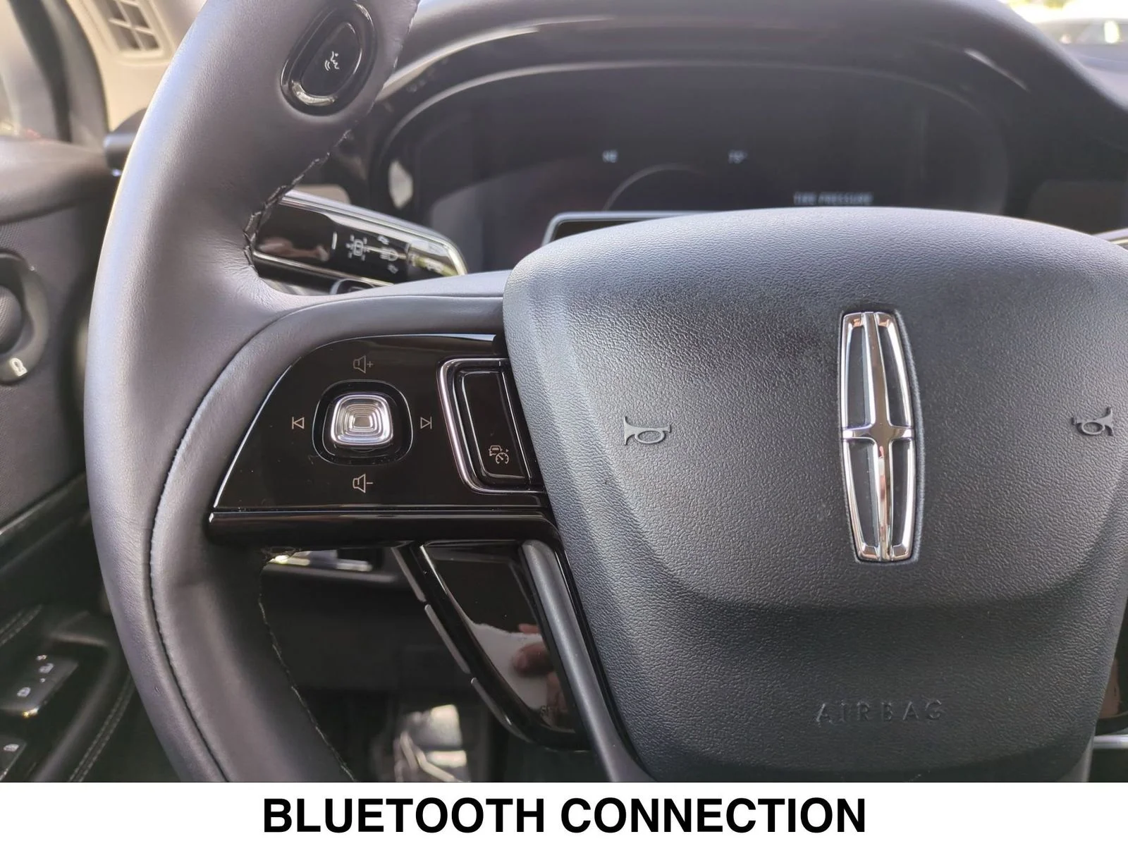 Used 2025 White Lincoln Grand Touring image 14