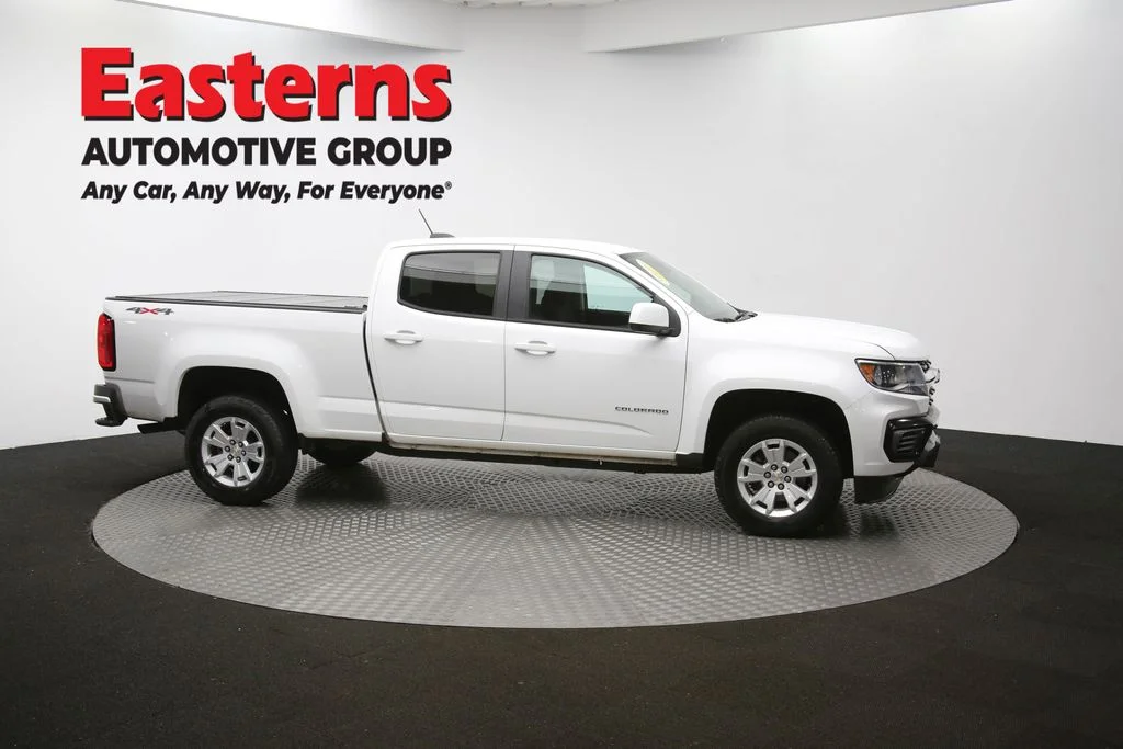 Used 2022 White Chevrolet LT image 44