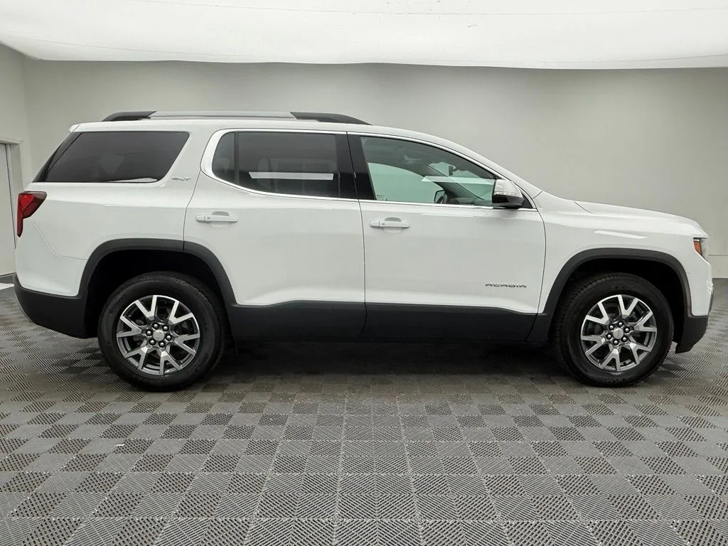 Used 2023 White GMC SLT image 7