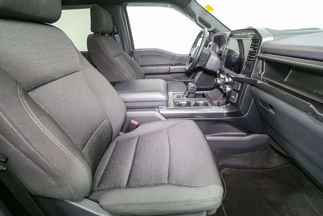 Used 2023 Silver Ford XLT image 16