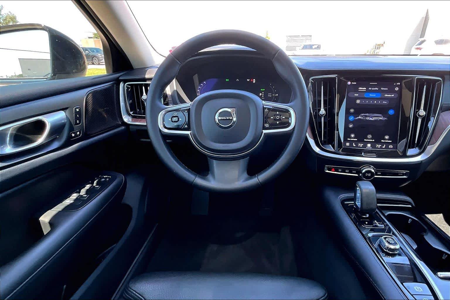 Used 2024 Thunder Grey Metallic Volvo Ultimate Dark Theme image 6