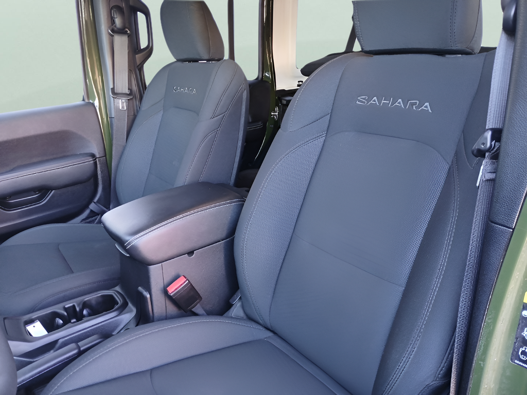 Used 2023 Green Jeep Sahara image 22