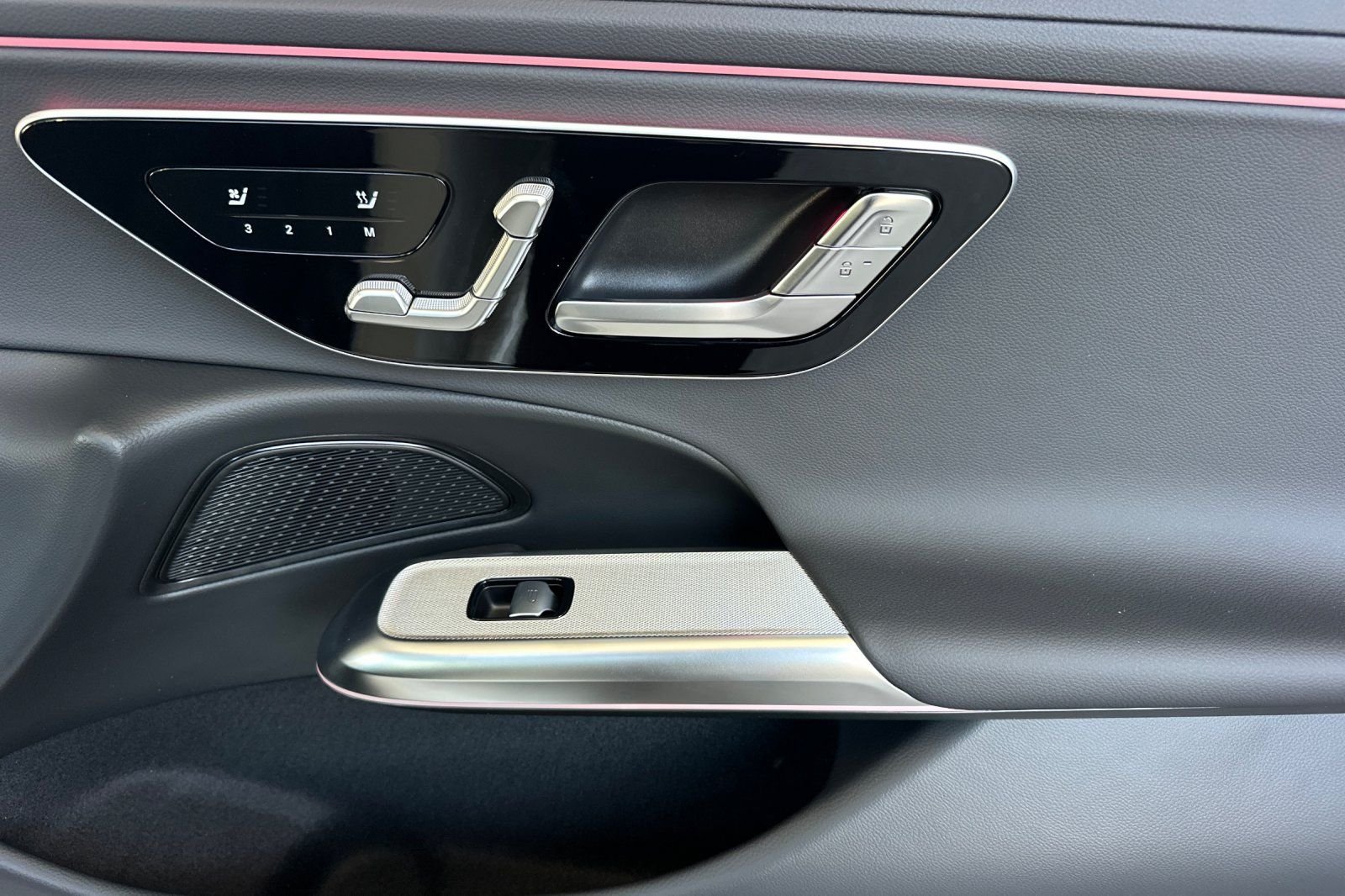 2026 Mercedes-Benz E-Class E350 - Photo 32