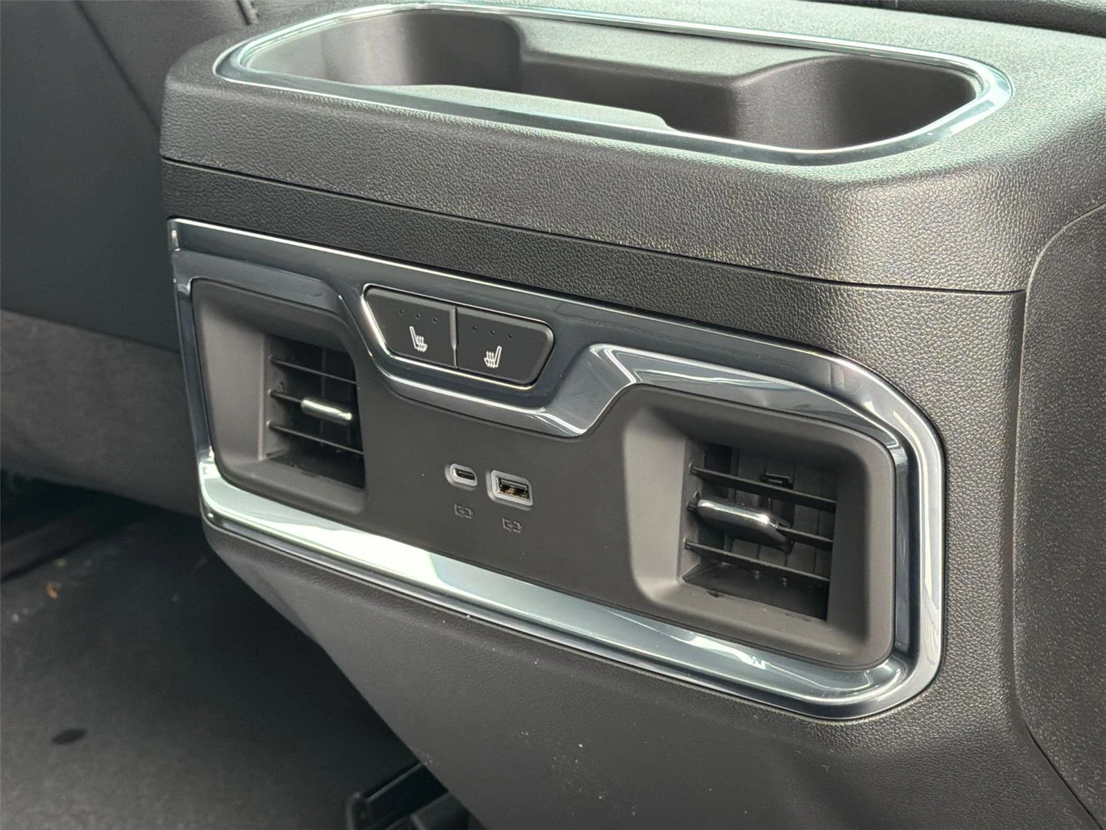 2026 GMC Sierra 1500 SLT - Photo 11