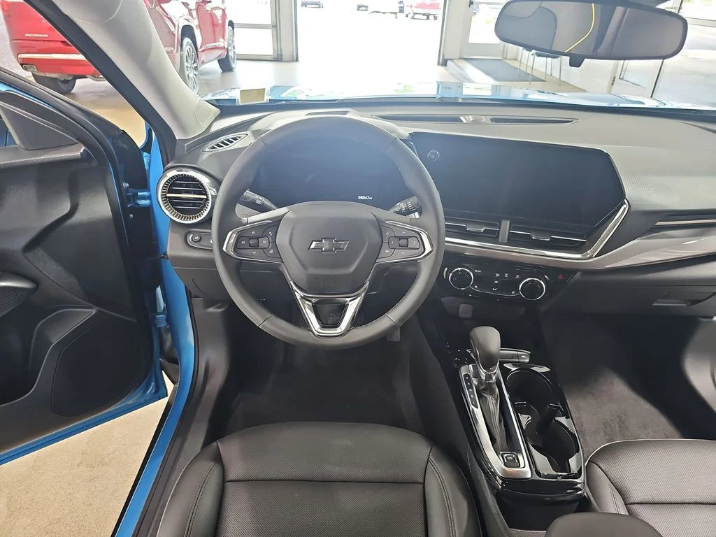 Certified Used 2025 Blue Chevrolet ACTIV image 19